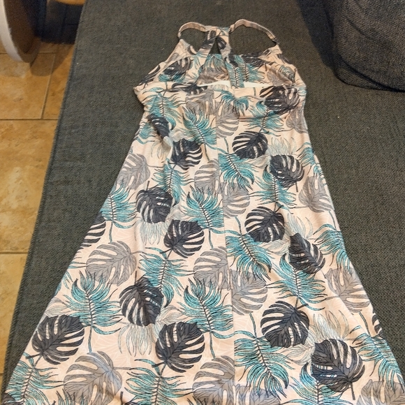 Dress - Picture 2 of 4